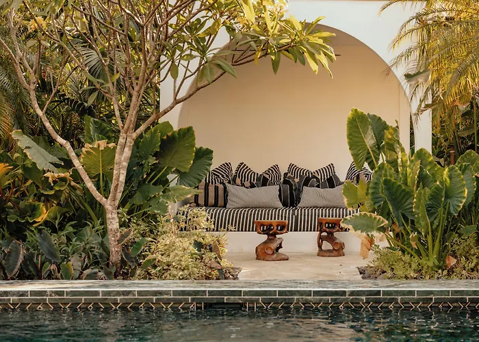 Domo Boutique Hotel 4*